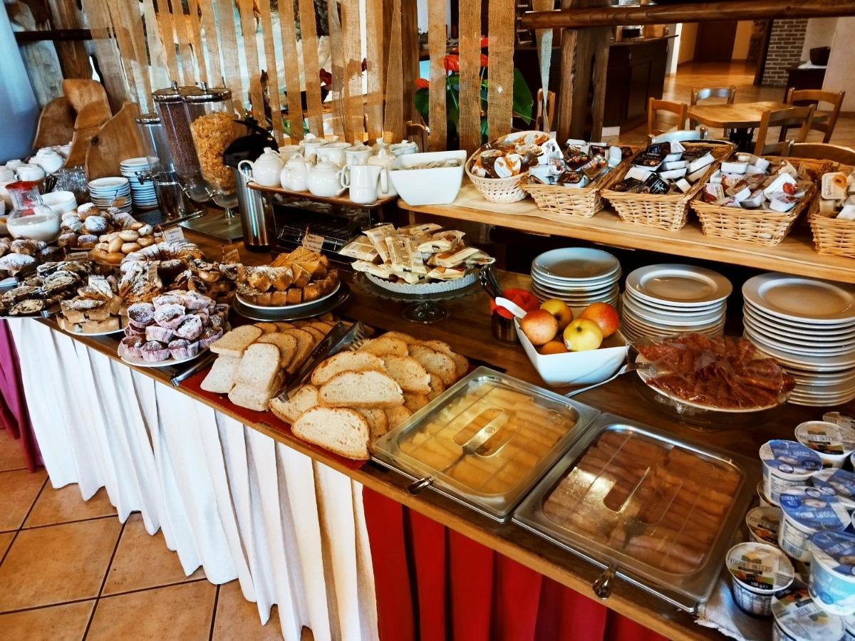 Hotel Altopiano Delle Rocche Rocca di Mezzo Eksteriør bilde